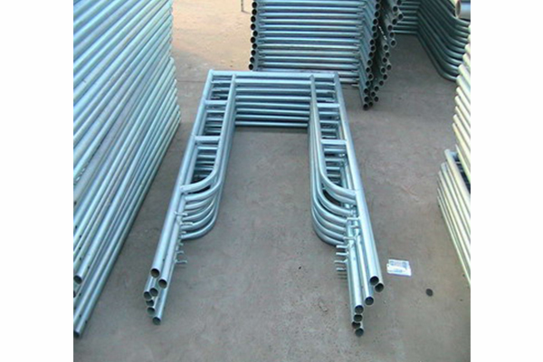 Scaffolding frame